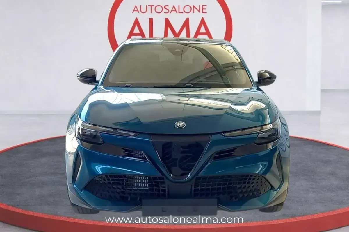 Nuova Alfa Romeo Junior Edizione Speciale 145 CV (106 kW) 2026 Blu/azzurro SUV
