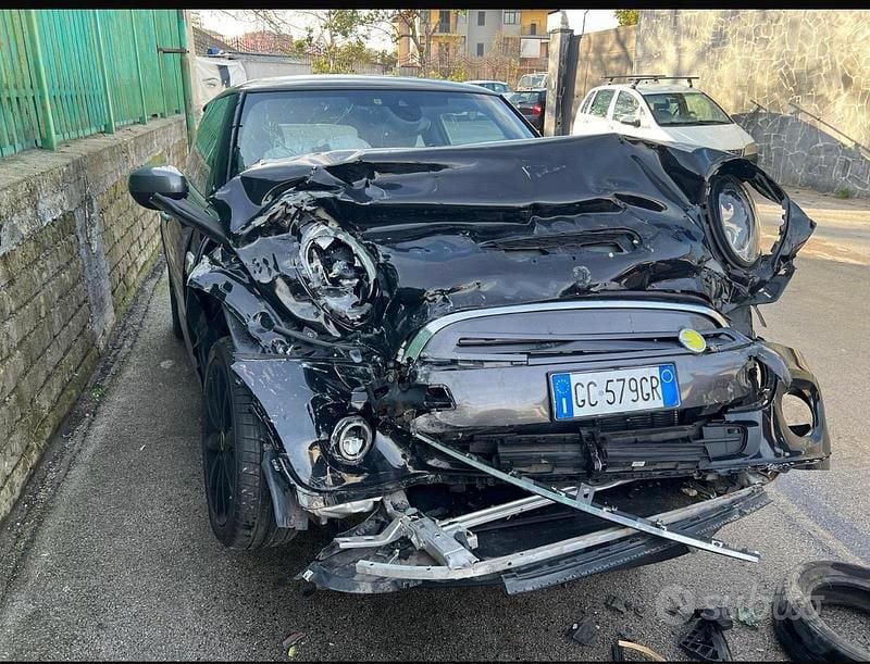Usata Mini Cooper SE 75 kW (102 CV) 2020 Utilitaria