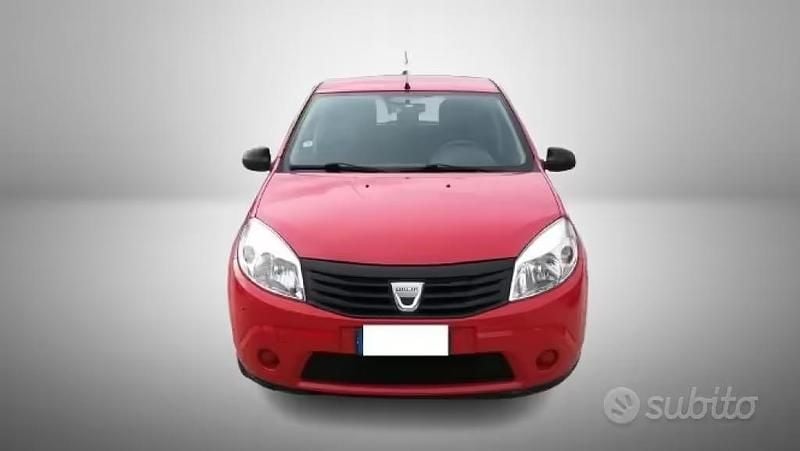 Usata Dacia Sandero 74 CV (54 kW) 2010 Rosso Berlina