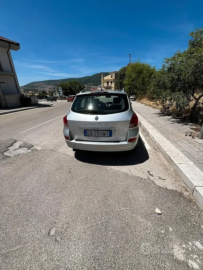 Usata Renault Clio 48 CV (35 kW) 2010 Grigio Station wagon