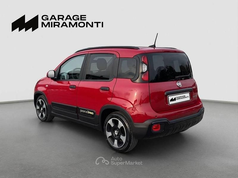 Usado Fiat Panda Cross Cross 69 CV (50 kW) 2025 Rojo Utilitario
