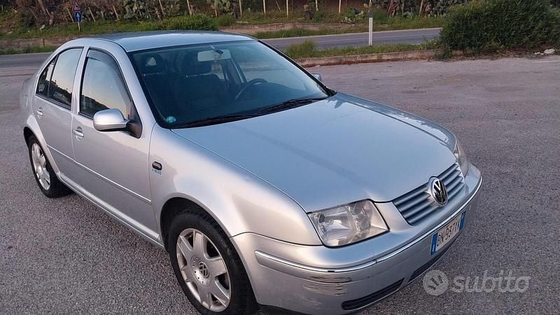 Usata VW Bora 105 CV (77 kW) 2002 Grigio Berlina