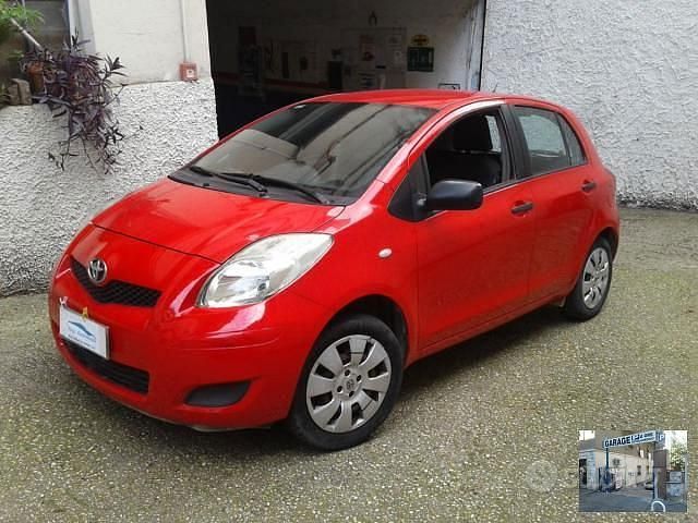 Usata 2009 Toyota Yaris Due volumi | 3690 € (Buon prezzo) - Immagine 1/1