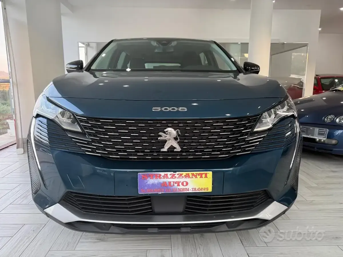 Usata Peugeot 5008 Allure 131 CV (96 kW) 2022 Blu SUV