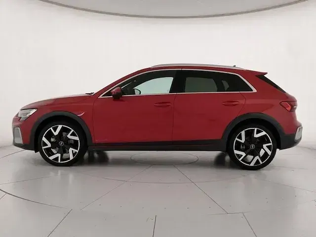 Nuova Audi A3 Comfort 150 CV (110 kW) 2025 Rosso progressivo metallizzato Berlina