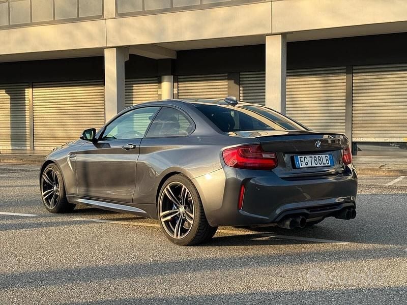 Begagnad BMW M2 M Performance 370 HK (272 kW) 2017 Grå Sportkupé