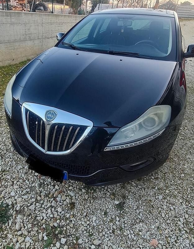 Usata Lancia Delta 165 CV (121 kW) 2008 Utilitaria