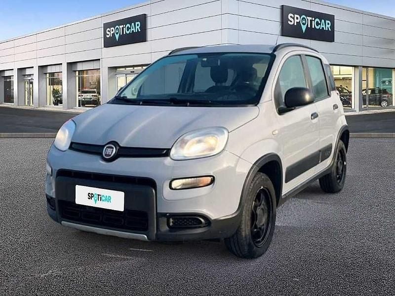 Usata Fiat Panda 4x4 S 84 CV (61 kW) 2019 Grigio shark Utilitaria
