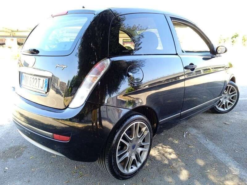 Usata Lancia Ypsilon 95 CV (69 kW) 2007 Nero Utilitaria