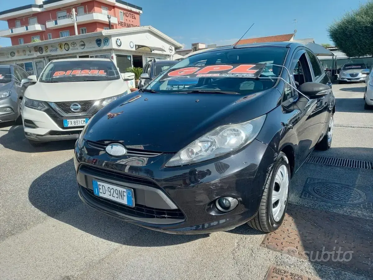 Usata Ford Fiesta Titanium 82 CV (60 kW) 2009 Berlina