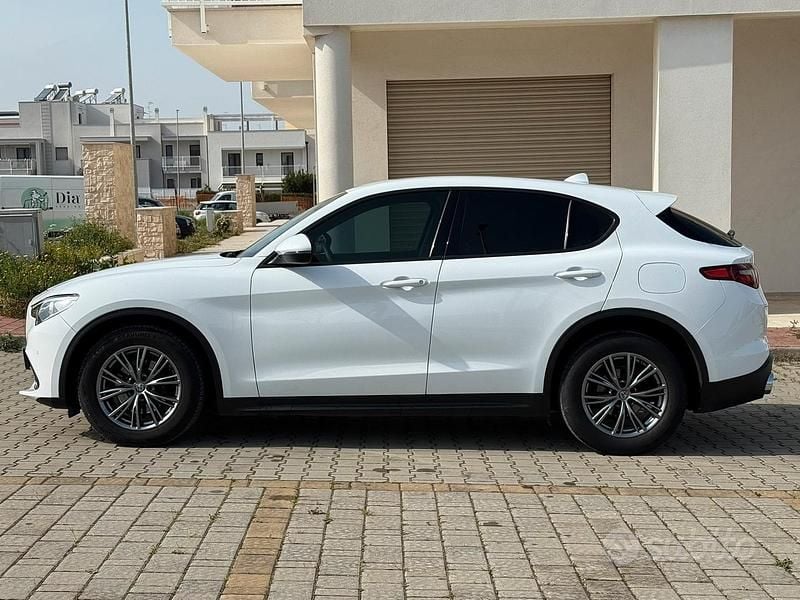 Usata Alfa Romeo Stelvio Executive 180 CV (132 kW) 2017 Bianco SUV