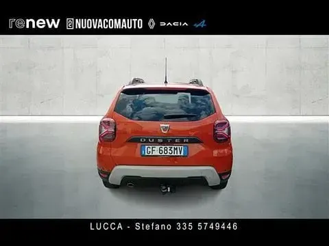 Usata Dacia Duster Prestige 101 CV (74 kW) 2021 Arancione SUV