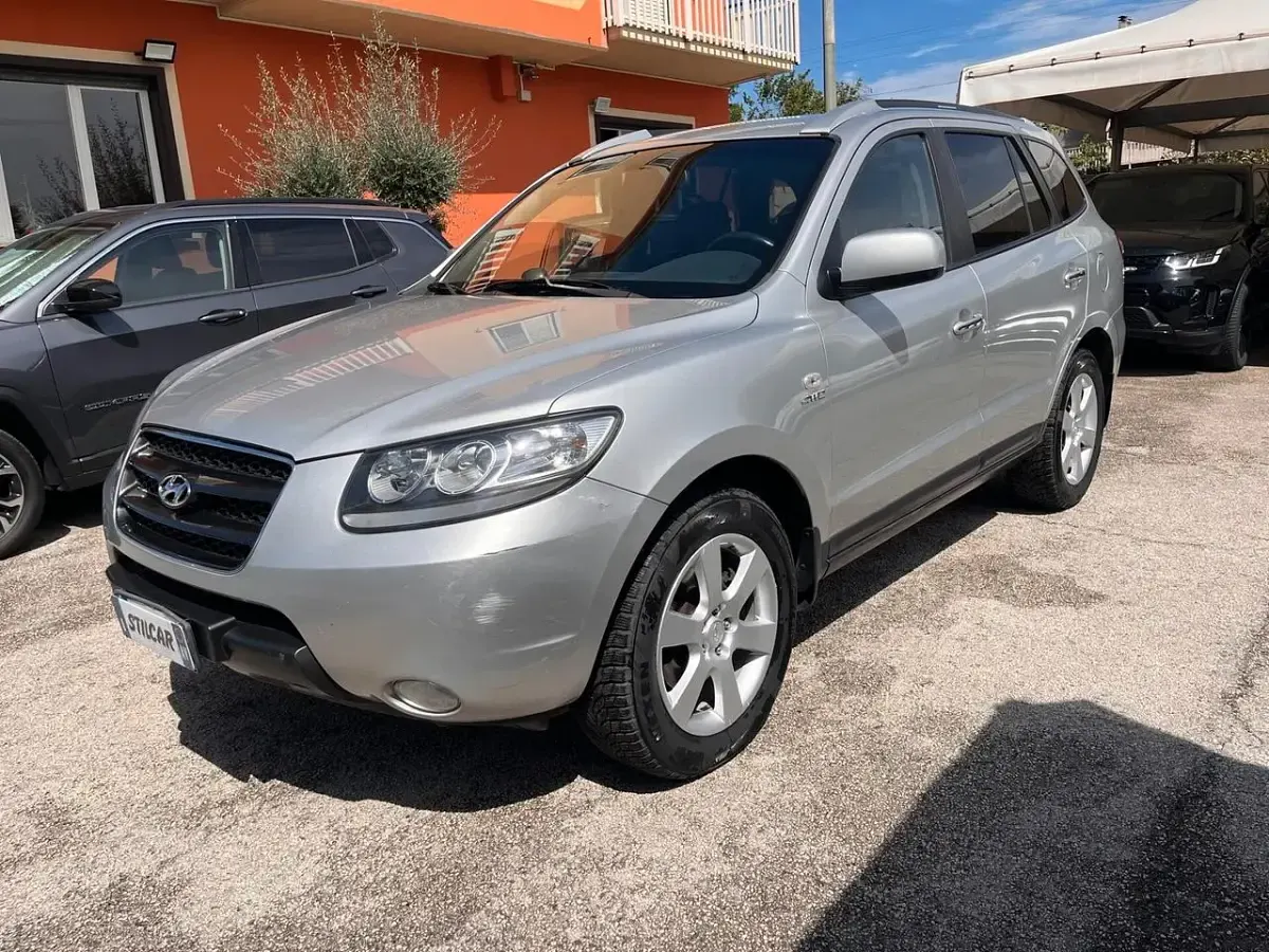 Usata Hyundai Santa Fe 149 CV (109 kW) 2006 Grigio SUV