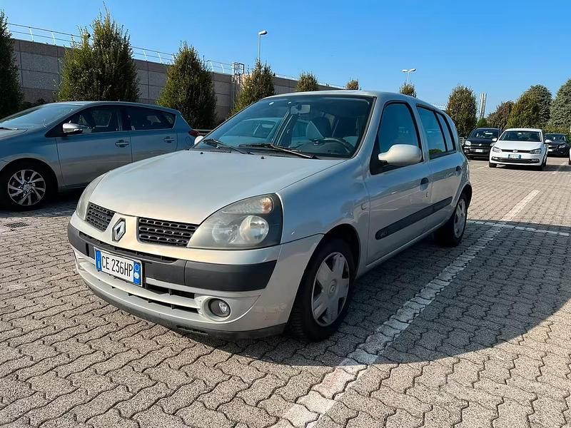 Usata Renault Clio II 2003 Grigio Berlina