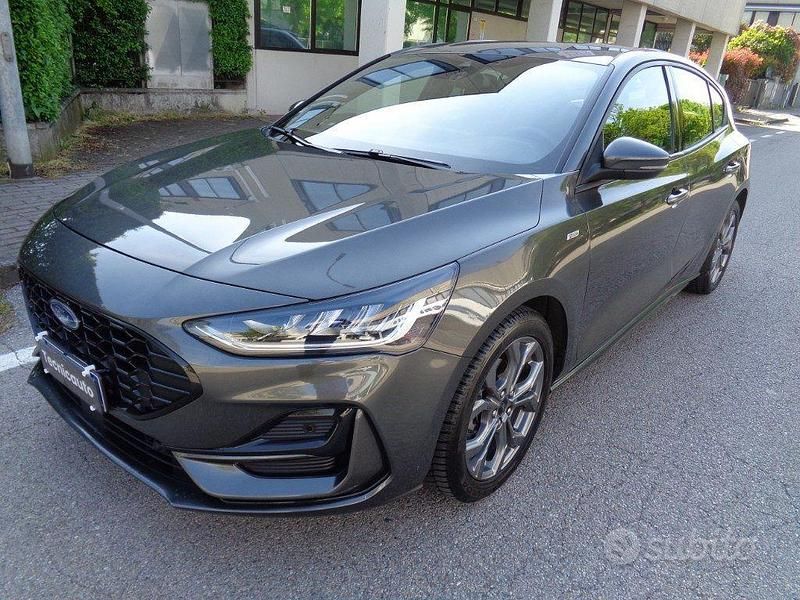 Usata Ford Focus ST 125 CV (91 kW) 2022 Grigio Berlina