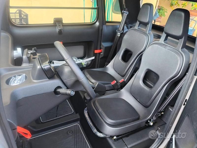 Nuova Citroën AMI 2025 Grigio Berlina