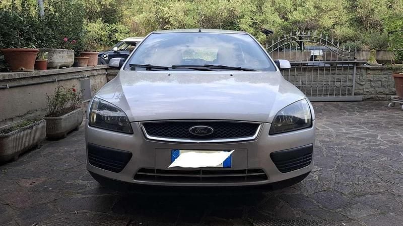 Usata Ford Focus 110 CV (80 kW) 2005 Grigio Berlina