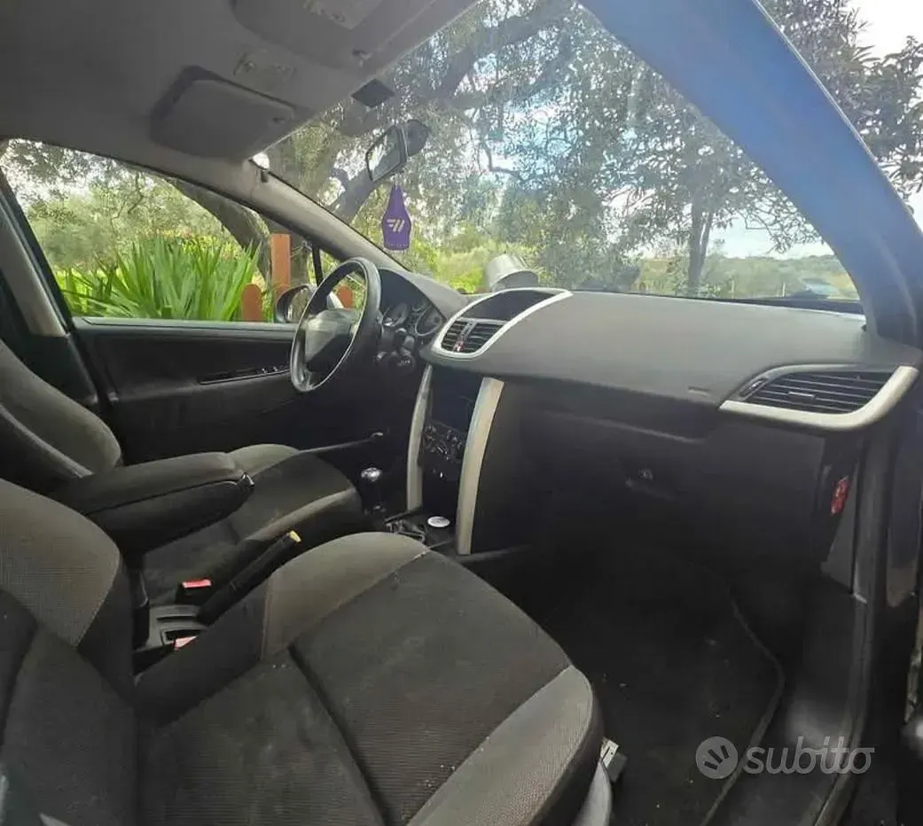 Usata Peugeot 207 73 CV (53 kW) 2007 Nero Berlina
