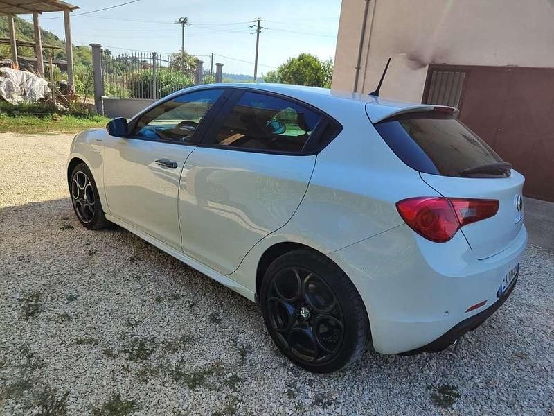 Usata Alfa Romeo Giulietta Sprint 150 CV (110 kW) 2015 Bianco Berlina