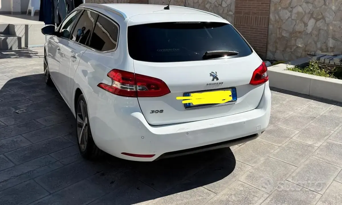 Usata Peugeot 308 SW Allure 120 CV (88 kW) 2016 Bianco Station wagon