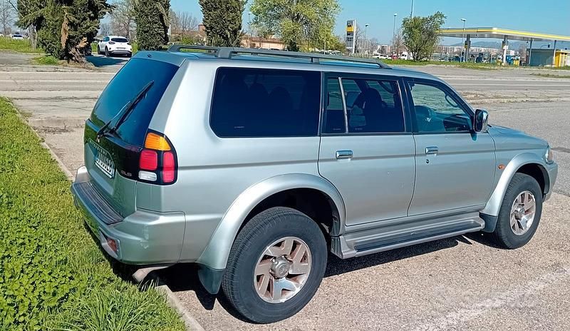 Usata Mitsubishi Pajero Sport 99 CV (72 kW) 2000 Grigio SUV