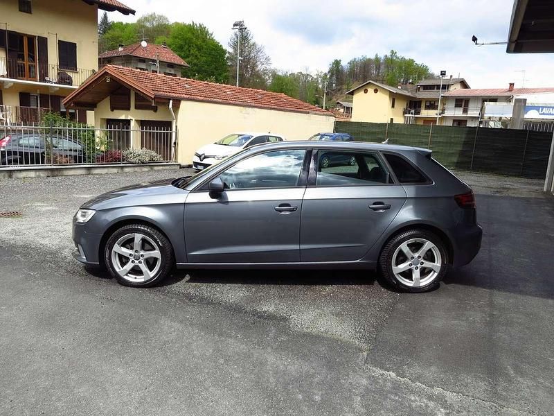 Usata Audi A3 Business 116 CV (85 kW) 2018 Grigio Berlina