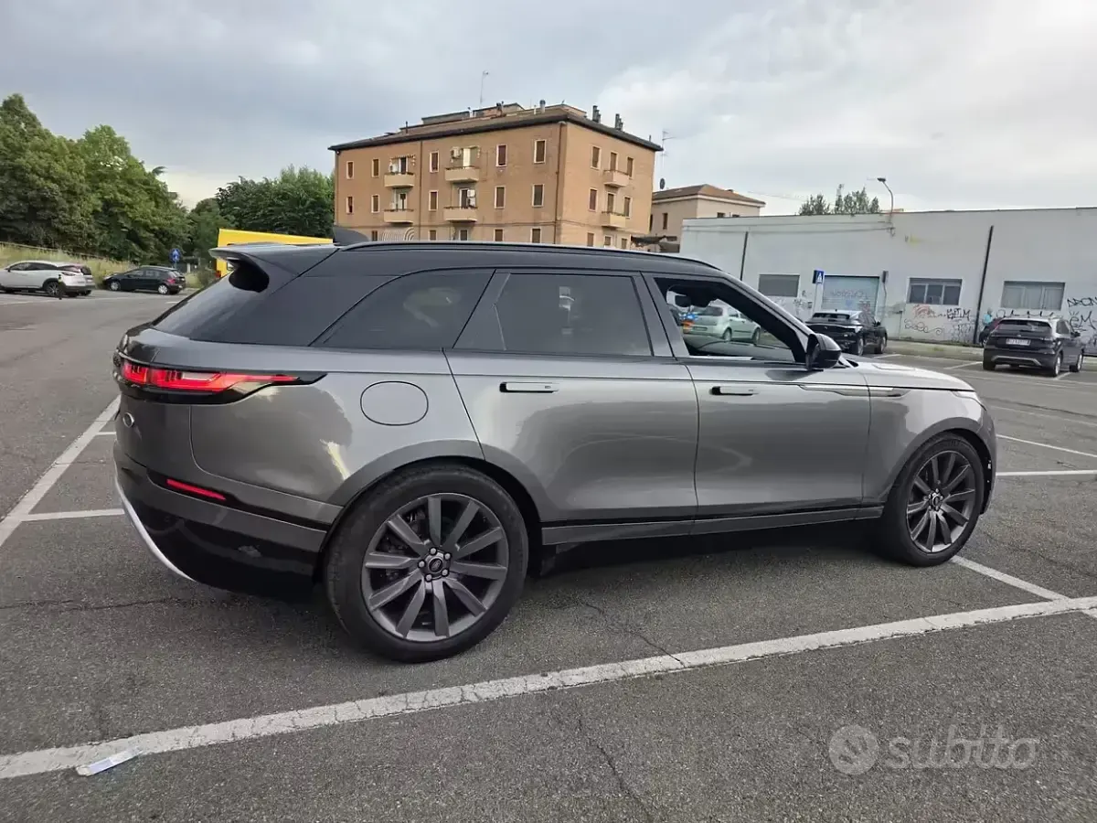 Usata Land Rover Range Rover Velar R-Dynamic 241 CV (177 kW) 2017 Grigio SUV