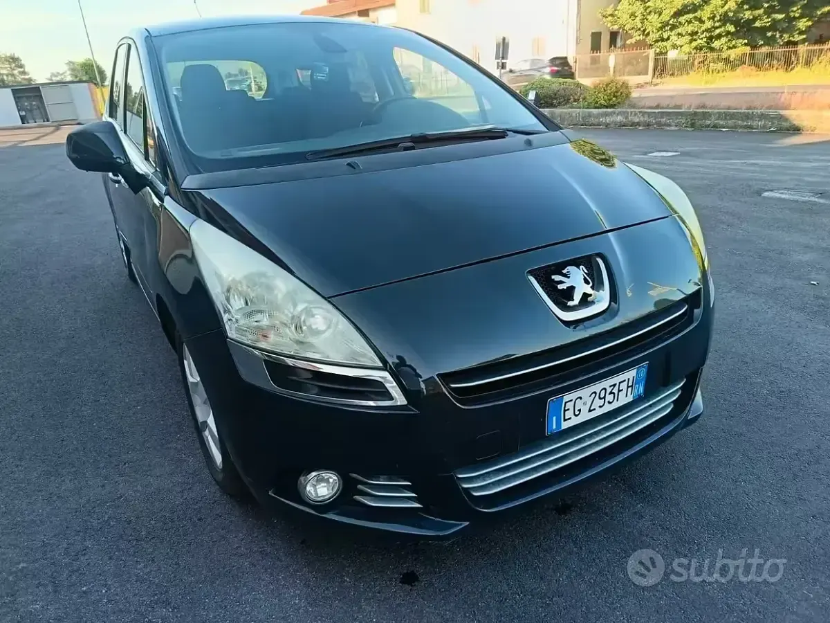 Usata Peugeot 5008 Business-Line 112 CV (82 kW) 2010 Nero Monovolume