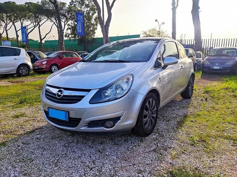 Usata Opel Corsa 75 CV (55 kW) 2011 Grigio Utilitaria