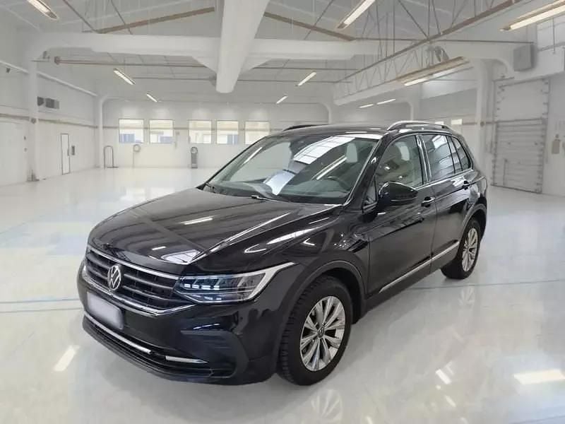 Usata VW Tiguan Life 150 CV (110 kW) 2021 Nero SUV