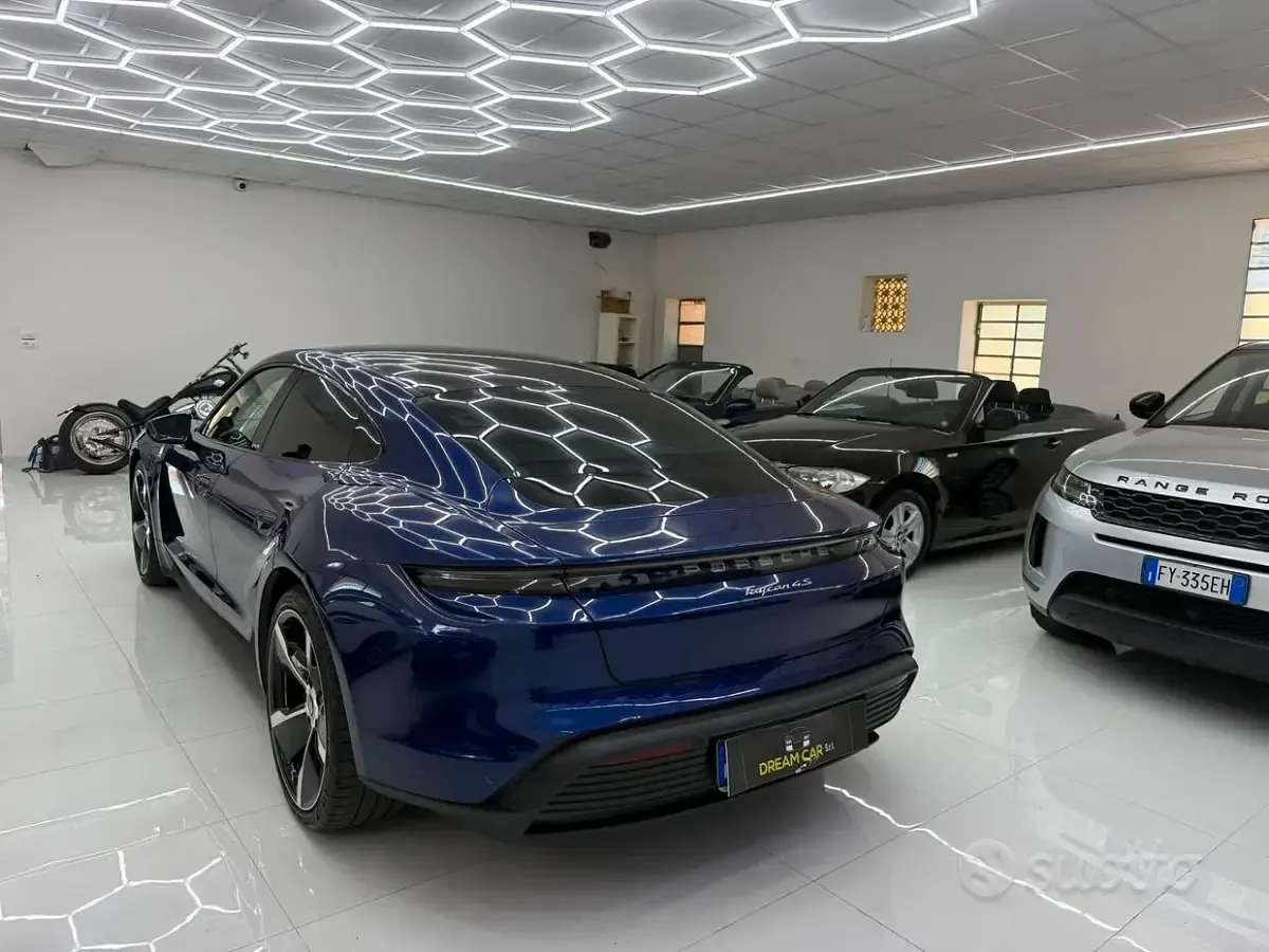 Usata Porsche Taycan 4S 139 kW (190 CV) 2021 Blu Berlina
