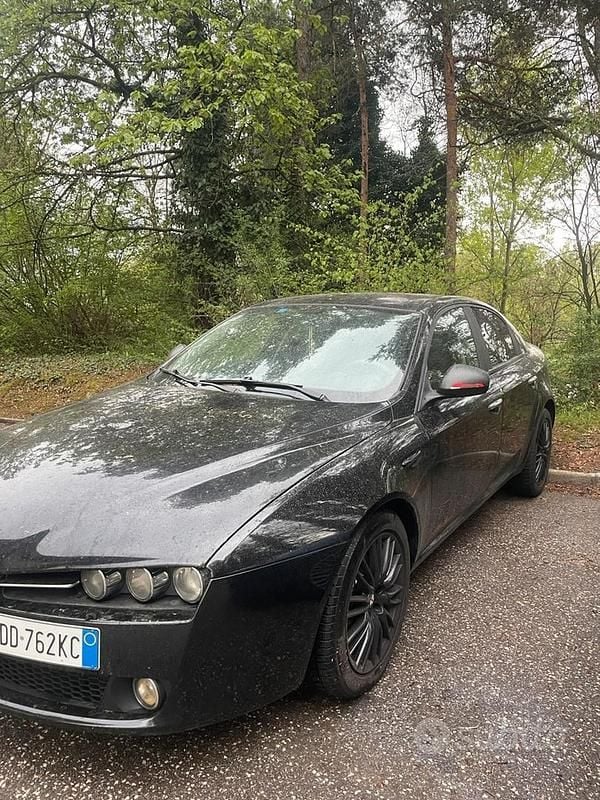 Käytetty Alfa Romeo 159 120 HP (88 kW) 2006 Musta Sedan