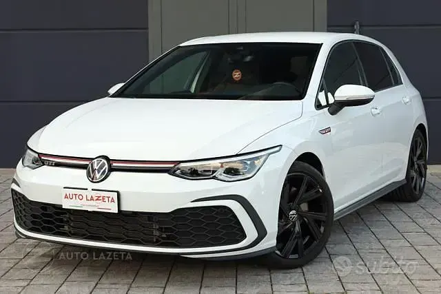Gebraucht VW Golf VIII GTI 245 PS (180 kW) 2024 Weiß Limousine