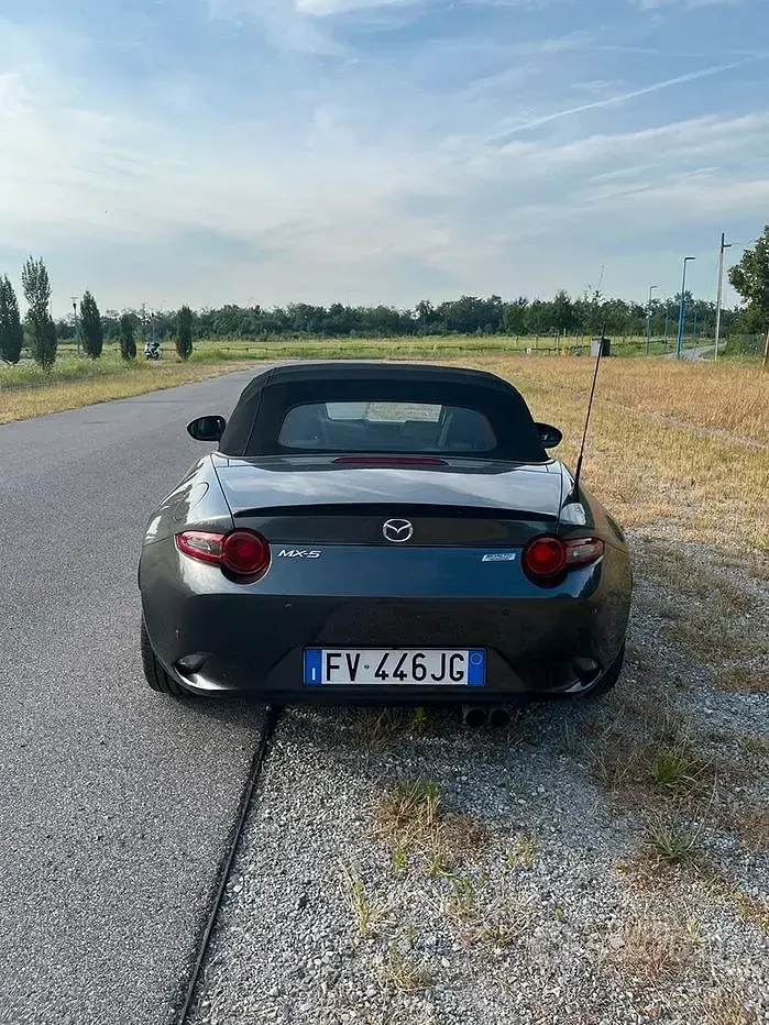 Usata Mazda MX5 Exceed 132 CV (97 kW) 2019 Grigio Cabrio