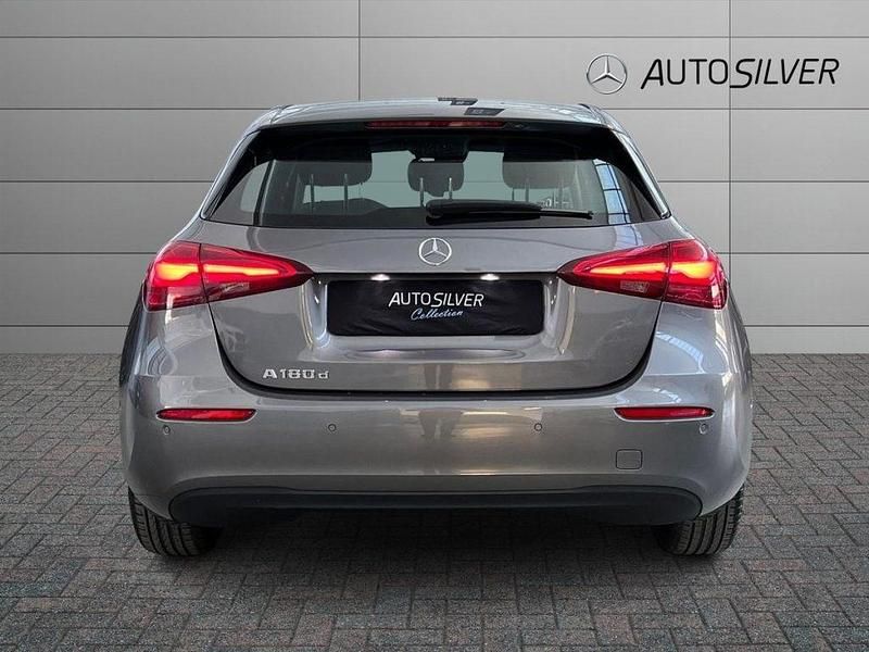 Usata Mercedes A180 Advanced 116 CV (85 kW) 2025 Grigio montagna / metallizzato Berlina