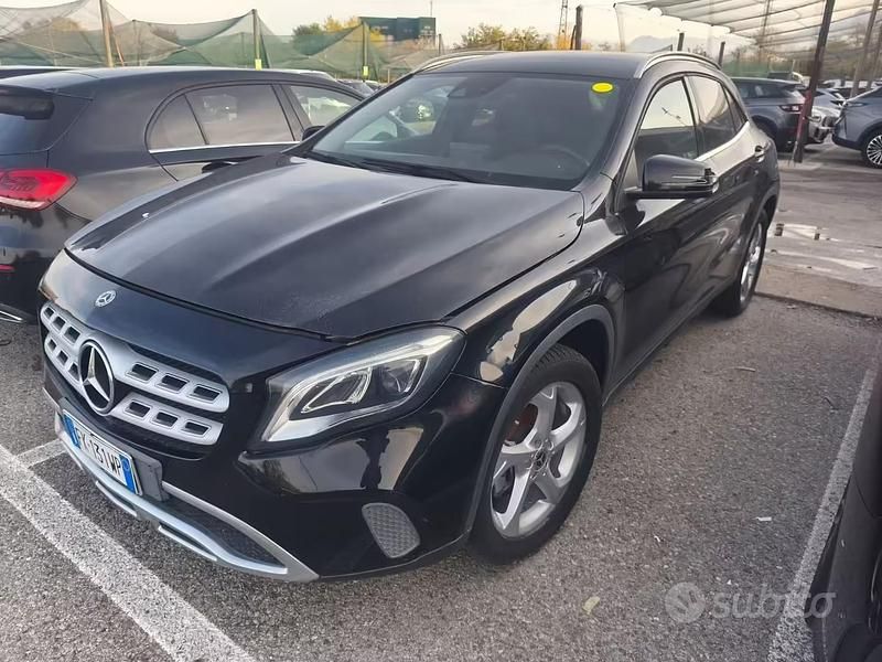 Usata Mercedes GLA200 136 CV (100 kW) 2017 Nero SUV