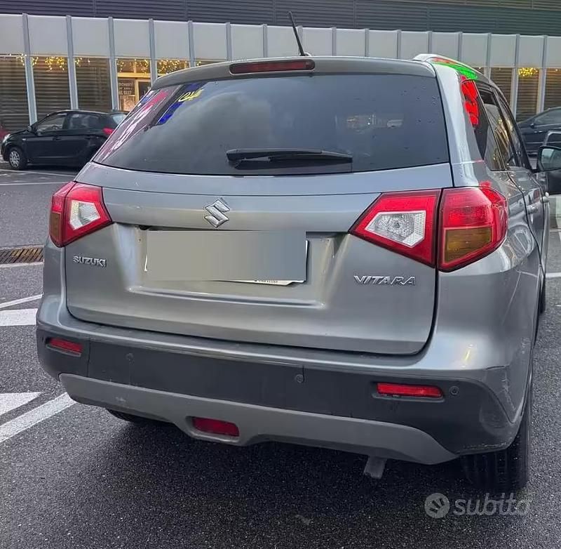 Usata Suzuki Vitara 120 CV (88 kW) 2017 Grigio SUV