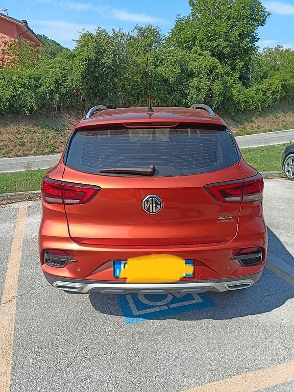 Usata MG ZS Comfort 106 CV (77 kW) 2024 Berlina