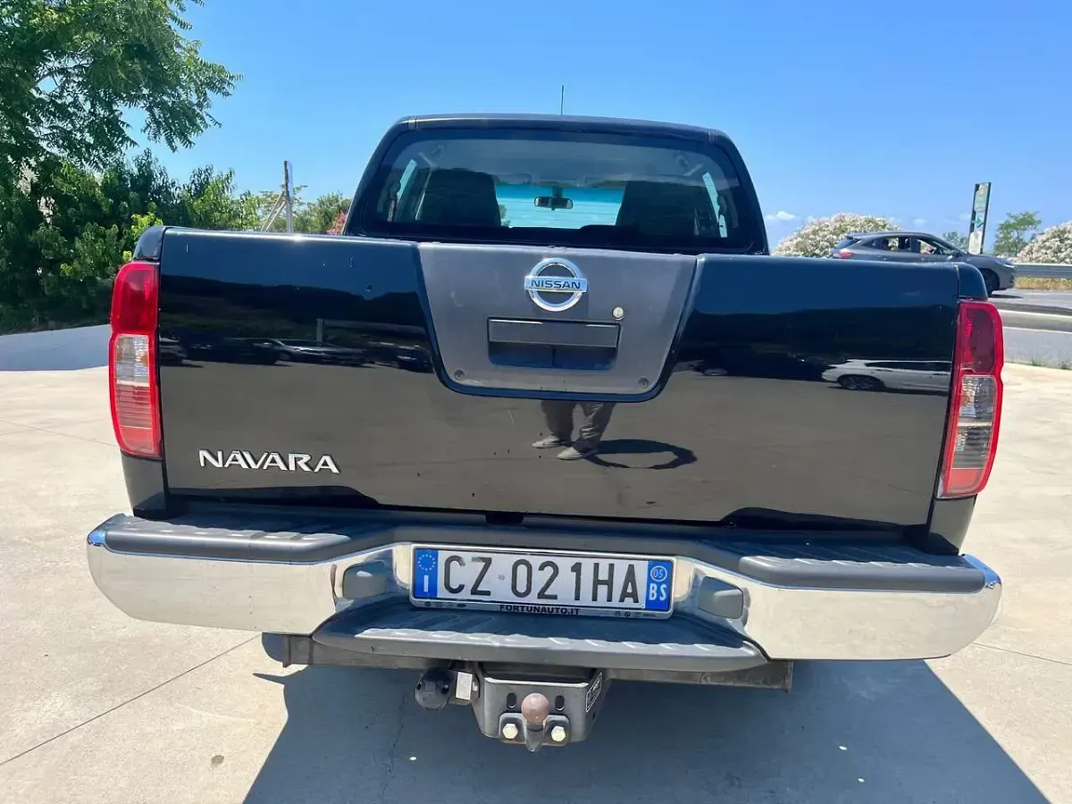Usata Nissan Navara SE 171 CV (125 kW) 2005 Nero Pick-up