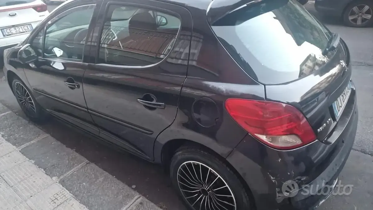 Usata Peugeot 207 70 CV (51 kW) 2007 Nero Berlina