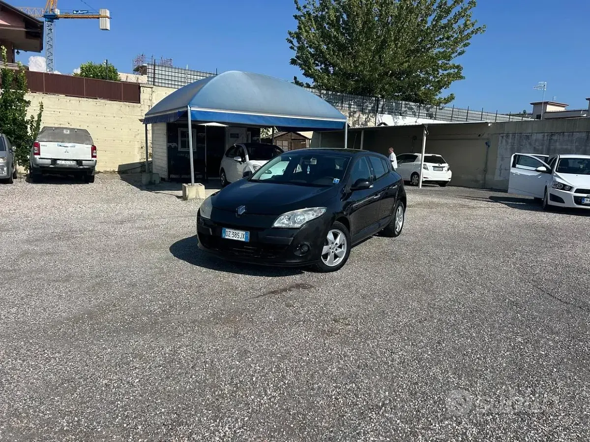 Usata Renault Mégane III Dynamique 90 CV (66 kW) 2009 Nero Berlina