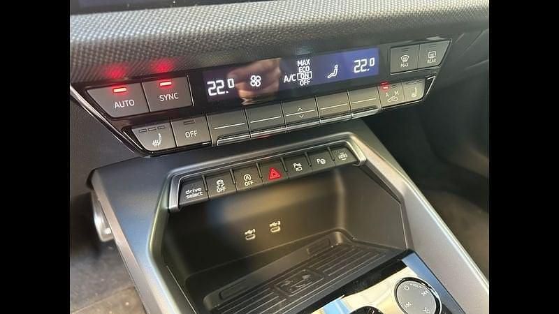 Usata Audi A3 Ambiente 150 CV (110 kW) 2024 Grigio Berlina
