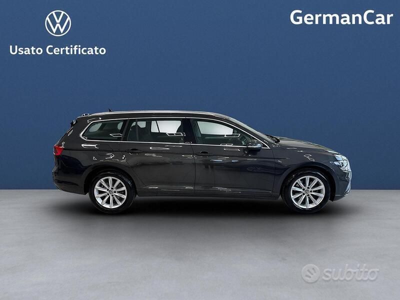 Usata VW Passat Business 150 CV (110 kW) 2023 Grigio Station wagon