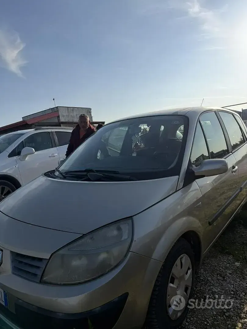 Usata Renault Scenic E-Tech 120 CV (88 kW) 2009 Grigio Berlina