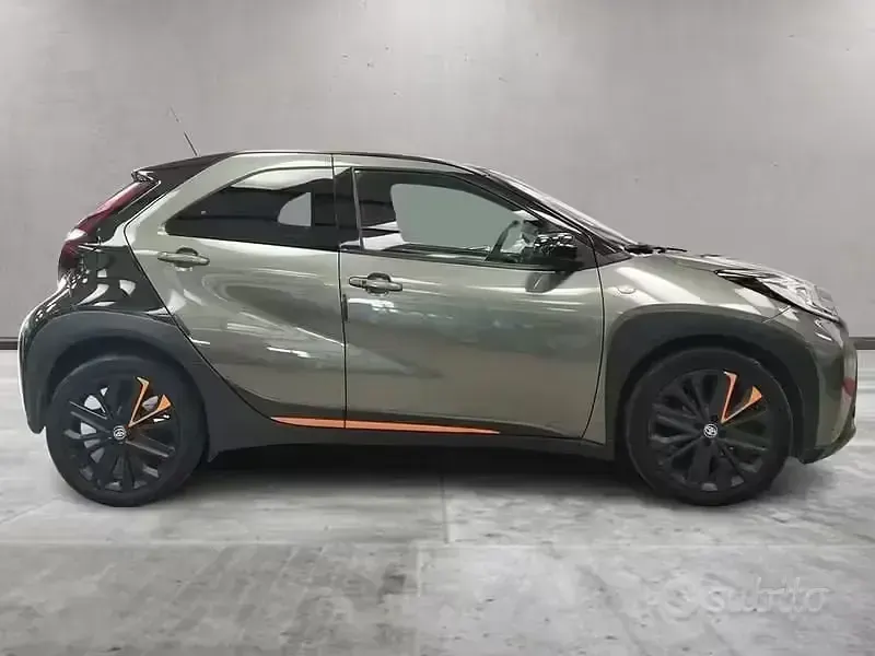 Usata Toyota Aygo X Limited 72 CV (52 kW) 2022 Verde SUV