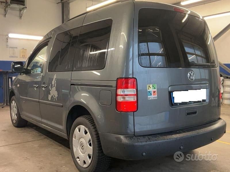 Usata VW Caddy 67 CV (49 kW) 2021 Grigio Monovolume