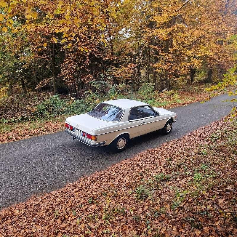 Usata Mercedes 280 185 CV (136 kW) 1979 Bianco Coupé