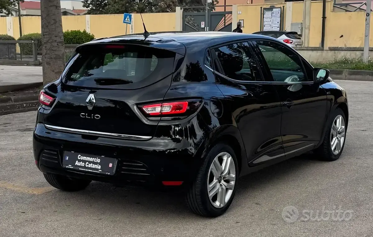 Usata Renault Clio 75 CV (55 kW) 2019 Nero Utilitaria