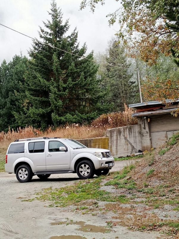 Grigio Usata 2007 Nissan Pathfinder SUV | 10.000 € (Buon prezzo) - Immagine 1/4