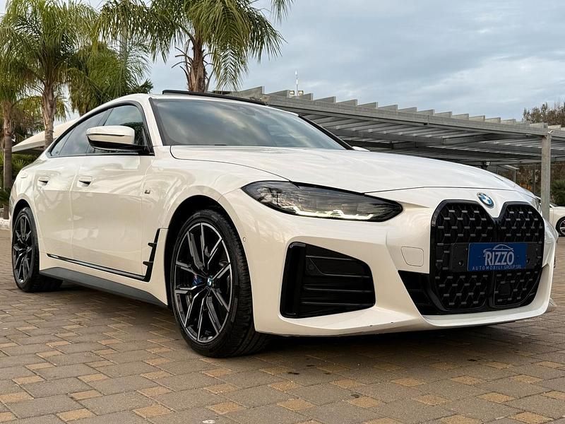 Bianco Usata 2023 BMW 420 M Sport Coupé | 42.999 € (Buon prezzo) - Immagine 1/4